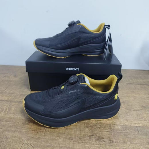 原单正品 Descente 迪桑特休闲鞋！孤品43码 商品图0
