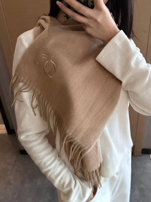 秋冬特惠💰260 香奈儿围巾 难得一见的温柔配色 商品图8