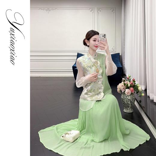 余潇潇【万马江山】新中式轻奢桑蚕丝金丝宋锦撞色拼接立领国风马甲 商品图4