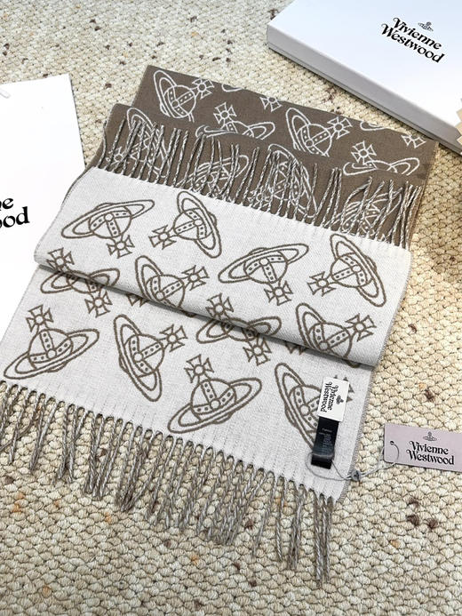 秋冬特惠💰250 “西太后围巾 Vivienne Westwood”的土星 商品图3