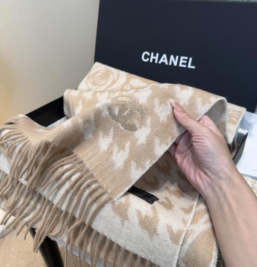 秋冬特惠💰290 香奈儿围巾 难得一见的温柔配色 商品图5