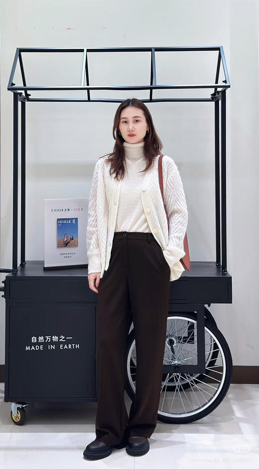 14-2 独家圆正 小禾 超高技艺的水溶羊毛混纺 白色廓形针织开衫 商品图4