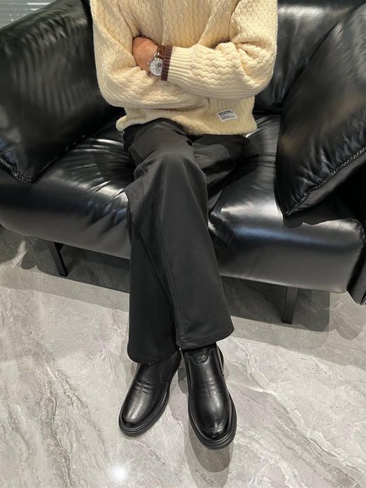 【一双过冬  送老公送爸爸当过年新鞋很合适】 男士加绒皮鞋  头层牛皮料子  内里纯羊毛  脚感又软又暖  搭配皮衣、大衣精神有气场 商品图4