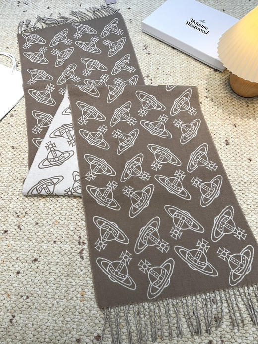 秋冬特惠💰250 “西太后围巾 Vivienne Westwood”的土星 商品图2