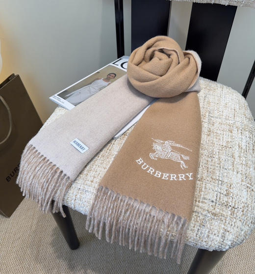 秋冬特惠💰270 巴宝莉重磅男女围巾 怒赞推荐，激动~！！ 商品图0