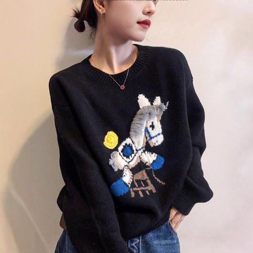 丁摩 羊毛混纺小马刺绣针织衫女式圆领套头毛衣Z25146 商品图3