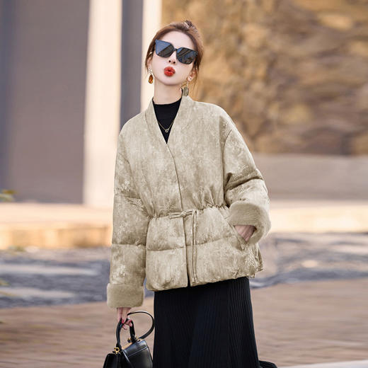 冬季新款高端气质新中式显瘦羽绒服V领刺绣保暖白鸭绒外套MYL1033 商品图1