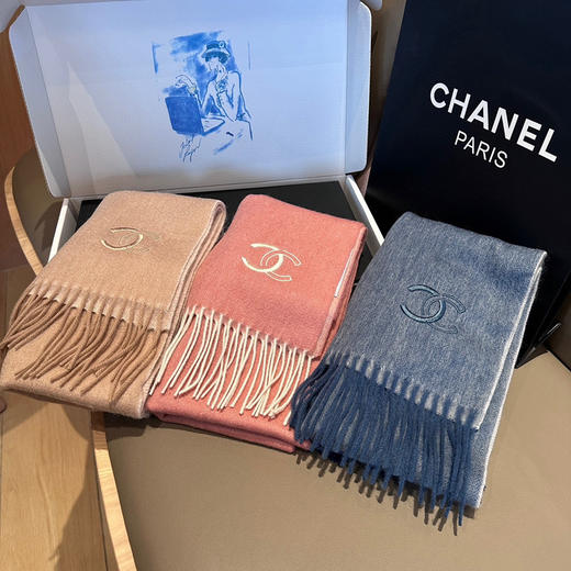 秋冬特惠💰260 香奈儿围巾 难得一见的温柔配色 商品图8