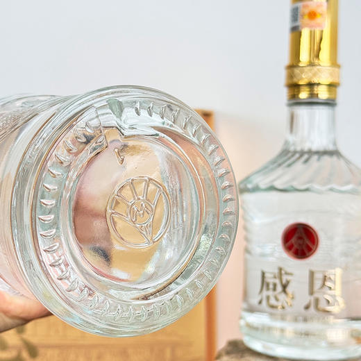 五粮液·马年感恩酒礼盒｜优级浓香52°，经典延续！自留送人皆宜 商品图6