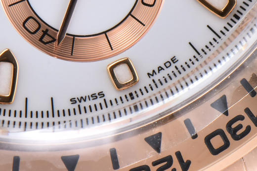 『现V厂victory厂』🔥clean厂116505全玫瑰金象牙白面迪通拿
1.本次推出的是全玫瑰金迪通拿2.搪瓷黑面表盘0色差3.表盘部分也是使用3段式拼接头粒，全部散件电镀❗️❗️❗️❗️ 商品图13