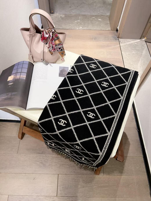 秋冬特惠💰150 香奈儿围巾 低调高奢 无论在哪种场合，都能变得高雅有品 商品图7