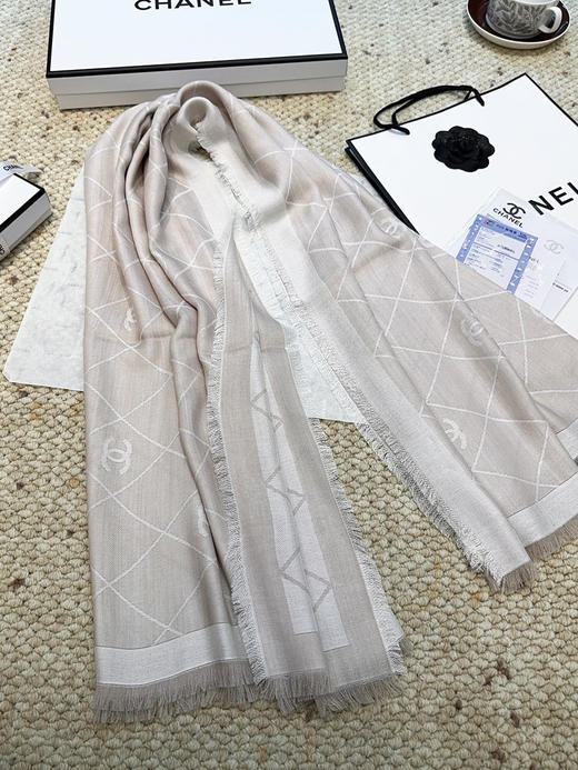 秋冬特惠💰350 香奈儿上新围巾 经典茶花优雅Coco风，新丝毛大方巾~ 商品图7