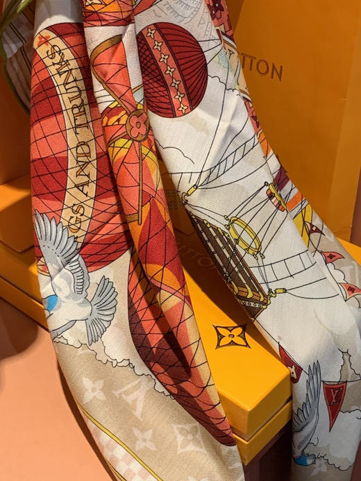 秋冬特惠💰450 LV围巾 LV x TM 披肩【丝绒双面同色披肩】 商品图6