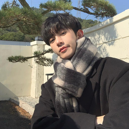 【保暖百搭❗️马海毛格子围巾】温暖柔软，秋冬御寒，黑白女冬季韩系氛围感加厚仿羊绒围脖男生女生 商品图8