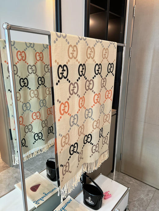 秋冬特惠💰150 古驰围巾 配色考究 完全不用担心搭配问题 商品图4