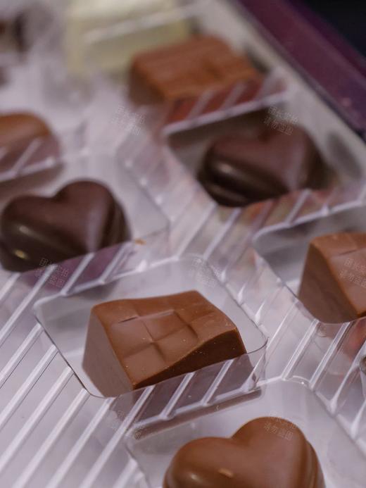 法国原装进口『瑞士莲Lindt香榭丽舍凯旋门奢华限定巧克力礼盒』最强新年限定 250g巨大的一盒基地直邮 商品图1