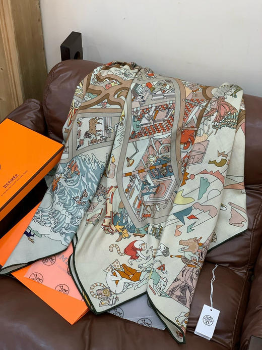 秋冬特惠💰450 爱马仕围巾 “马术学院”双面同色丝绒披肩～手工卷边丝绒方巾 商品图4