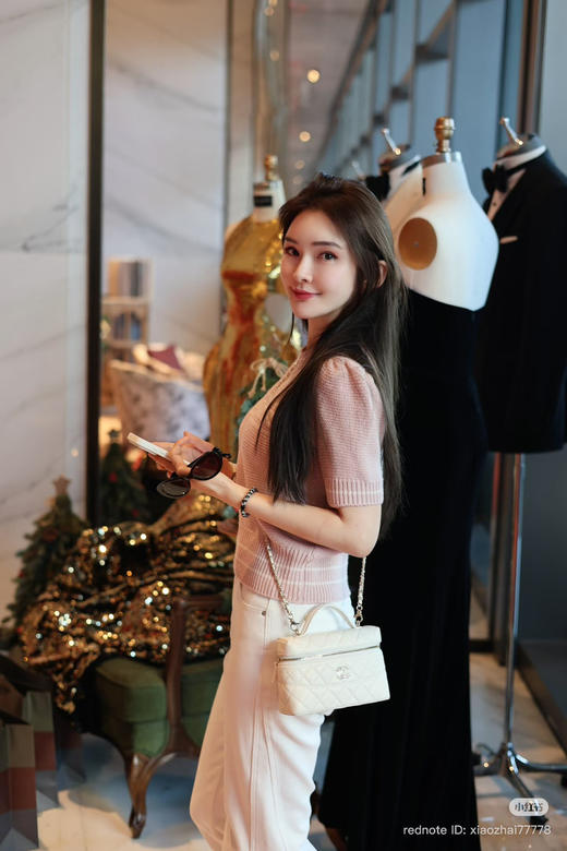 14-3 纯圆正 26ss 雕 富家千金 羊毛羊绒 字母徽标 短袖针织 商品图13