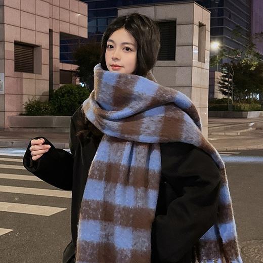 【保暖百搭❗️马海毛格子围巾】温暖柔软，秋冬御寒，黑白女冬季韩系氛围感加厚仿羊绒围脖男生女生 商品图1