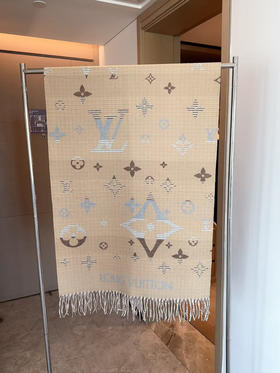 秋冬特惠💰160 LV围巾【双面渐变花纹】渐变提花经典设计