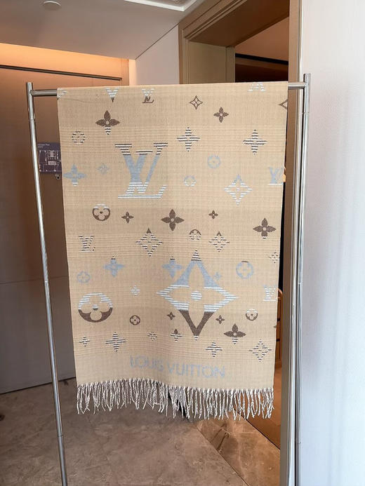 秋冬特惠💰160 LV围巾【双面渐变花纹】渐变提花经典设计 商品图0