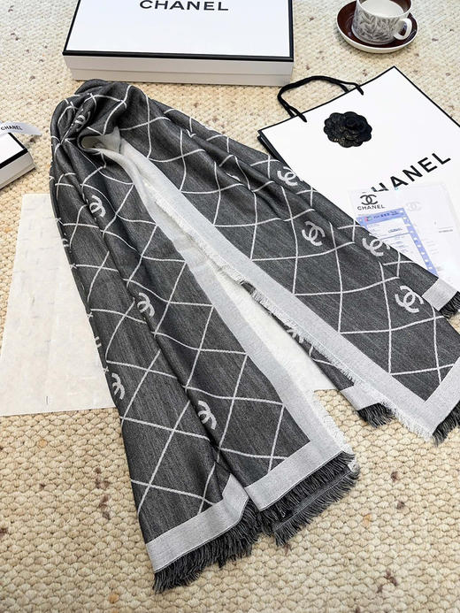 秋冬特惠💰350 香奈儿上新围巾 经典茶花优雅Coco风，新丝毛大方巾~ 商品图7