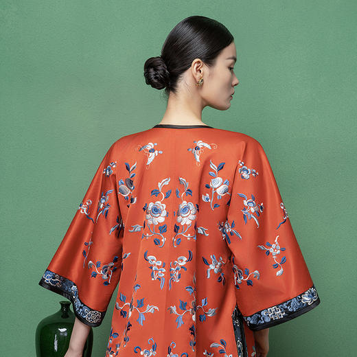 【林栖设计小店】【现货】拍行古董复现|丝棉缎绣花砖红色中式宽松氅衣1961100 商品图7