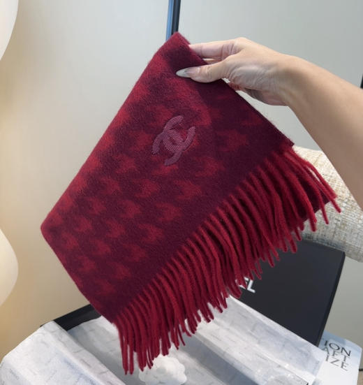 秋冬特惠💰290 香奈儿围巾 难得一见的温柔配色 商品图3