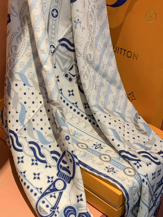 秋冬特惠💰450 LV围巾 LV x TM 披肩【丝绒双面同色披肩】 商品图5
