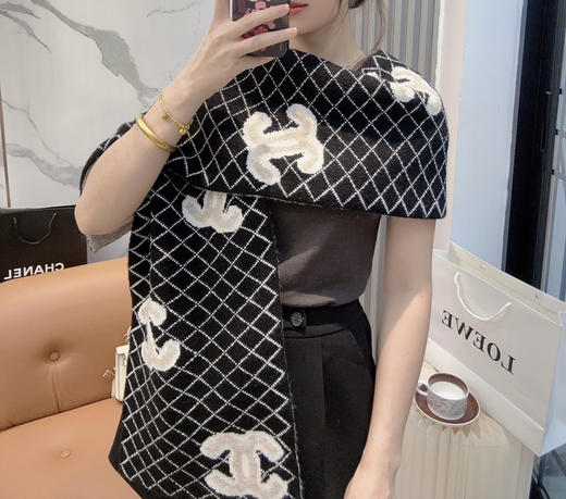秋冬特惠💰260 香奈儿菱格纹羊毛围巾 商品图1