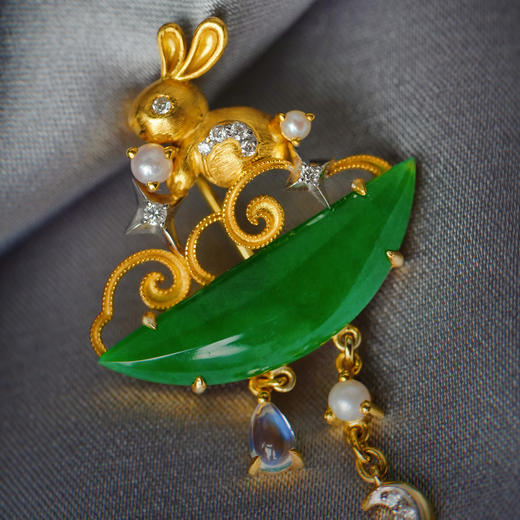 龢盒原创 月兔踏翠18k金镶翡翠胸针 商品图2