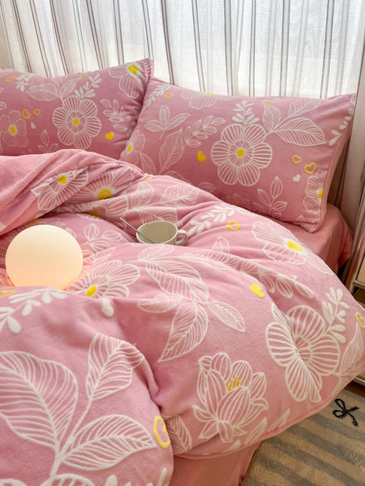 230克雕花牛奶绒四件套  双拼法莱绒珊瑚绒防静电加厚套件 商品图4