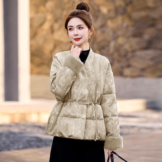 冬季新款高端气质新中式显瘦羽绒服V领刺绣保暖白鸭绒外套MYL1033 商品图3