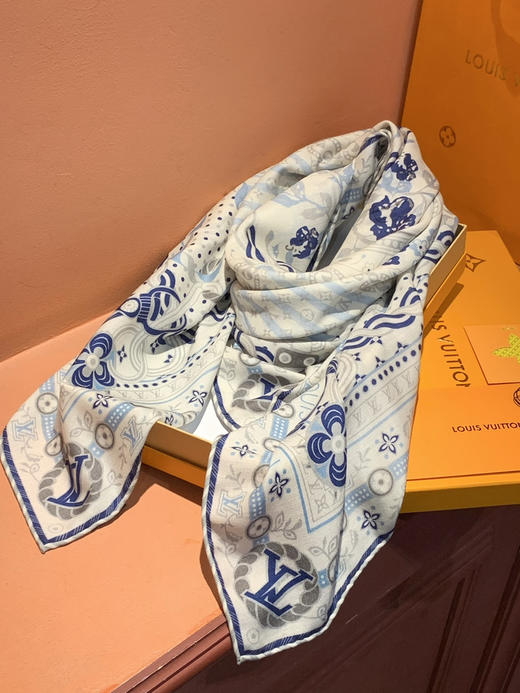 秋冬特惠💰450 LV围巾 LV x TM 披肩【丝绒双面同色披肩】 商品图3