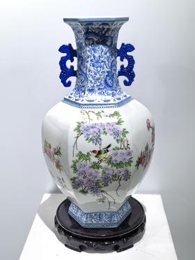 春汛六方双耳瓶