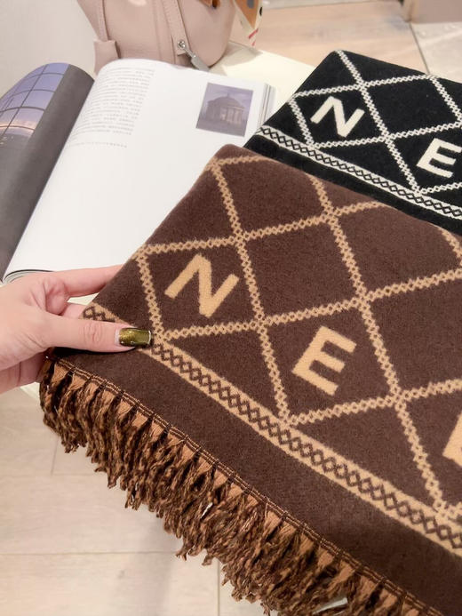 秋冬特惠💰150 香奈儿围巾 低调高奢 无论在哪种场合，都能变得高雅有品 商品图5