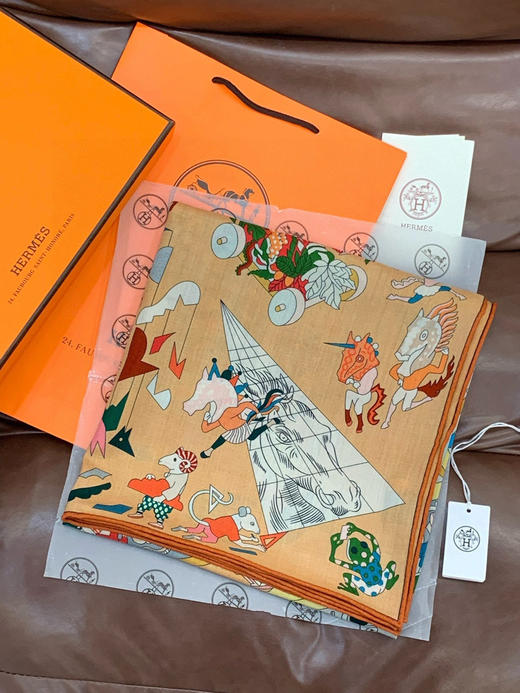 秋冬特惠💰450 爱马仕围巾 “马术学院”双面同色丝绒披肩～手工卷边丝绒方巾 商品图3