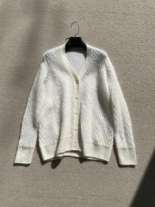 14-2 独家圆正 小禾 超高技艺的水溶羊毛混纺 白色廓形针织开衫 商品图7