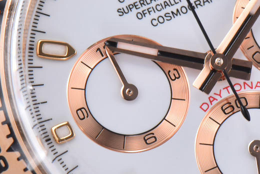 『现V厂victory厂』🔥clean厂116505全玫瑰金象牙白面迪通拿
1.本次推出的是全玫瑰金迪通拿2.搪瓷黑面表盘0色差3.表盘部分也是使用3段式拼接头粒，全部散件电镀❗️❗️❗️❗️ 商品图14