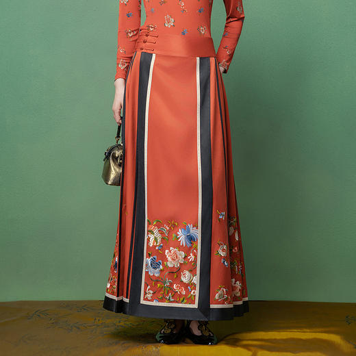 【林栖设计小店】【现货】拍行古董复现|丝棉缎砖红色绣花新中式改良马面裙1961101 商品图4