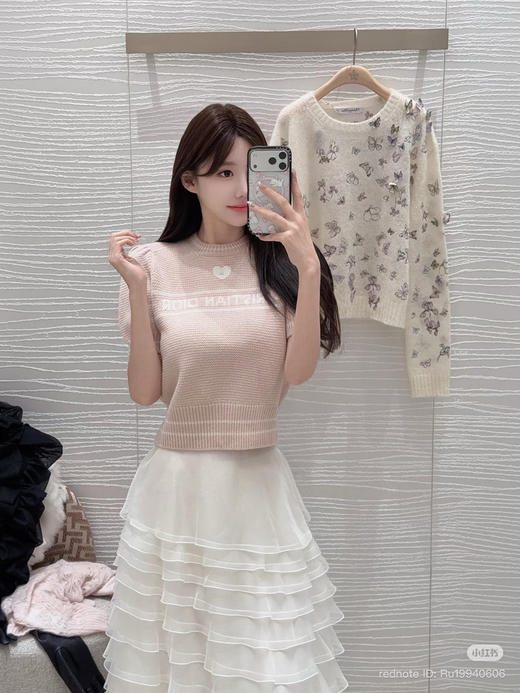 14-3 纯圆正 26ss 雕 富家千金 羊毛羊绒 字母徽标 短袖针织 商品图3