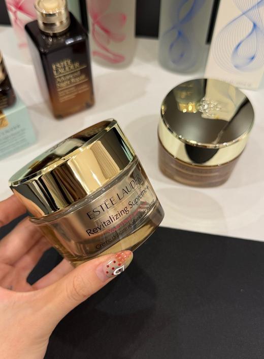 一店d ❗️你们爱的雅诗兰黛 时隔快一年终于终于又等到它 精华➕眼霜➕面霜➕樱花水➕原生液 都安排了 ！ 商品图2