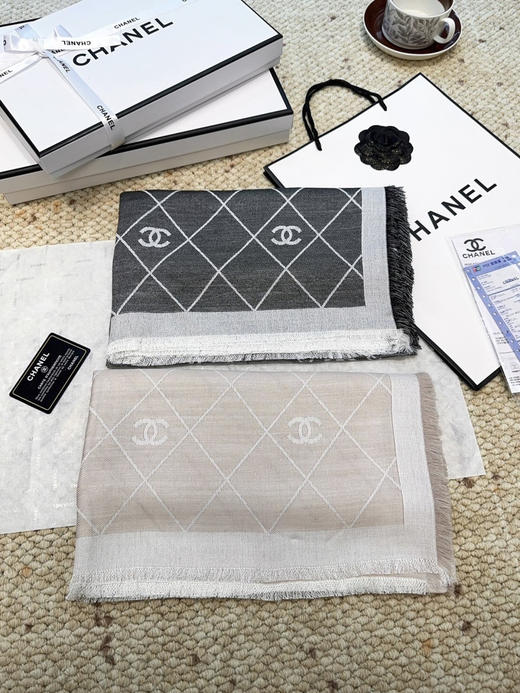 秋冬特惠💰350 香奈儿上新围巾 经典茶花优雅Coco风，新丝毛大方巾~ 商品图1