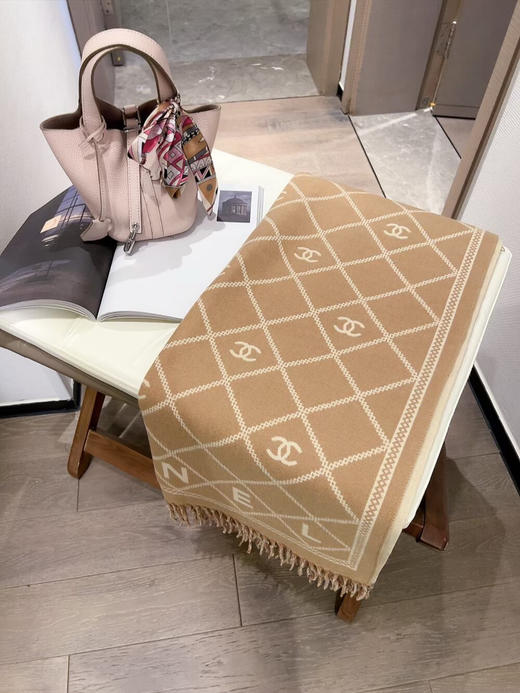 秋冬特惠💰150 香奈儿围巾 低调高奢 无论在哪种场合，都能变得高雅有品 商品图5