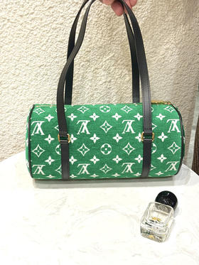 LV 22年限定 巴比龙 绿色 提花 天鹅绒 圆筒包