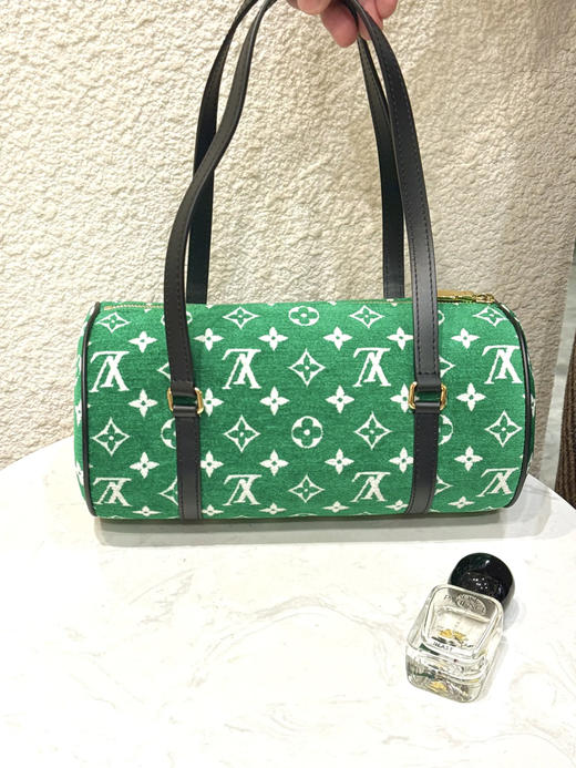 LV 22年限定 巴比龙 绿色 提花 天鹅绒 圆筒包 商品图0