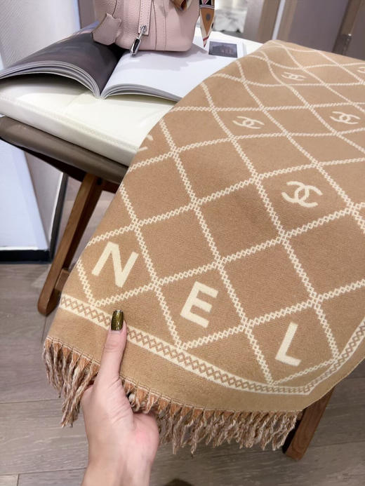 秋冬特惠💰150 香奈儿围巾 低调高奢 无论在哪种场合，都能变得高雅有品 商品图6