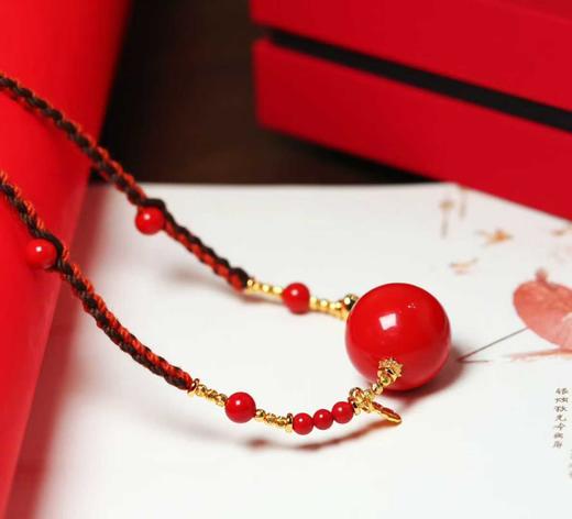 【精美饰品丨新年朱砂红绳、包挂、项链系列】选取天然高含量朱砂，原始提取，匠心制作，色泽鲜艳，款式多多，自己戴送家人朋友都可以~ 商品图6
