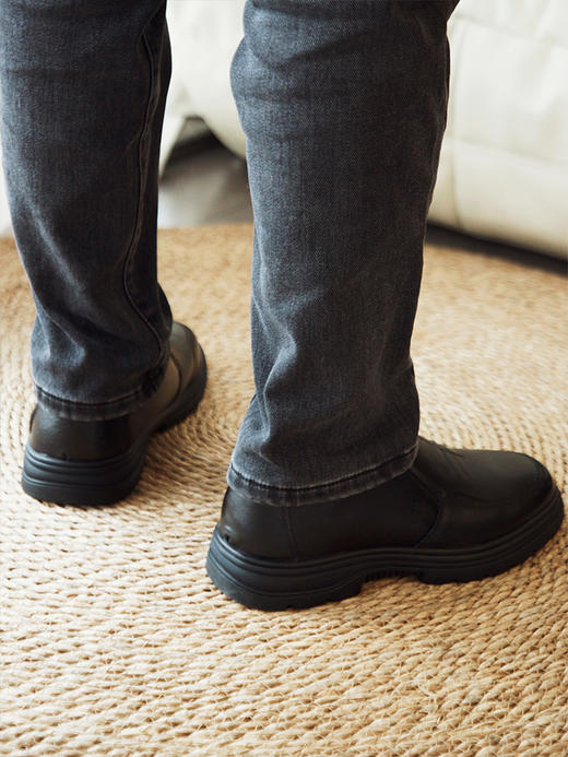 【一双过冬  送老公送爸爸当过年新鞋很合适】 男士加绒皮鞋  头层牛皮料子  内里纯羊毛  脚感又软又暖  搭配皮衣、大衣精神有气场 商品图5