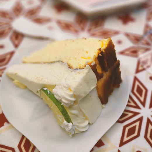 【甜久荟 青柠慕斯巴斯克芝士蛋糕】 青柠汁慕斯化解了芝士的厚重 一丝丝的青柠皮更是像在舌尖起舞 一口轻盈一口绵密 搭配着巴斯克蛋糕特有的焦香 惊艳了味蕾 下午茶甜品或生日蛋糕颜值高级 商品图7